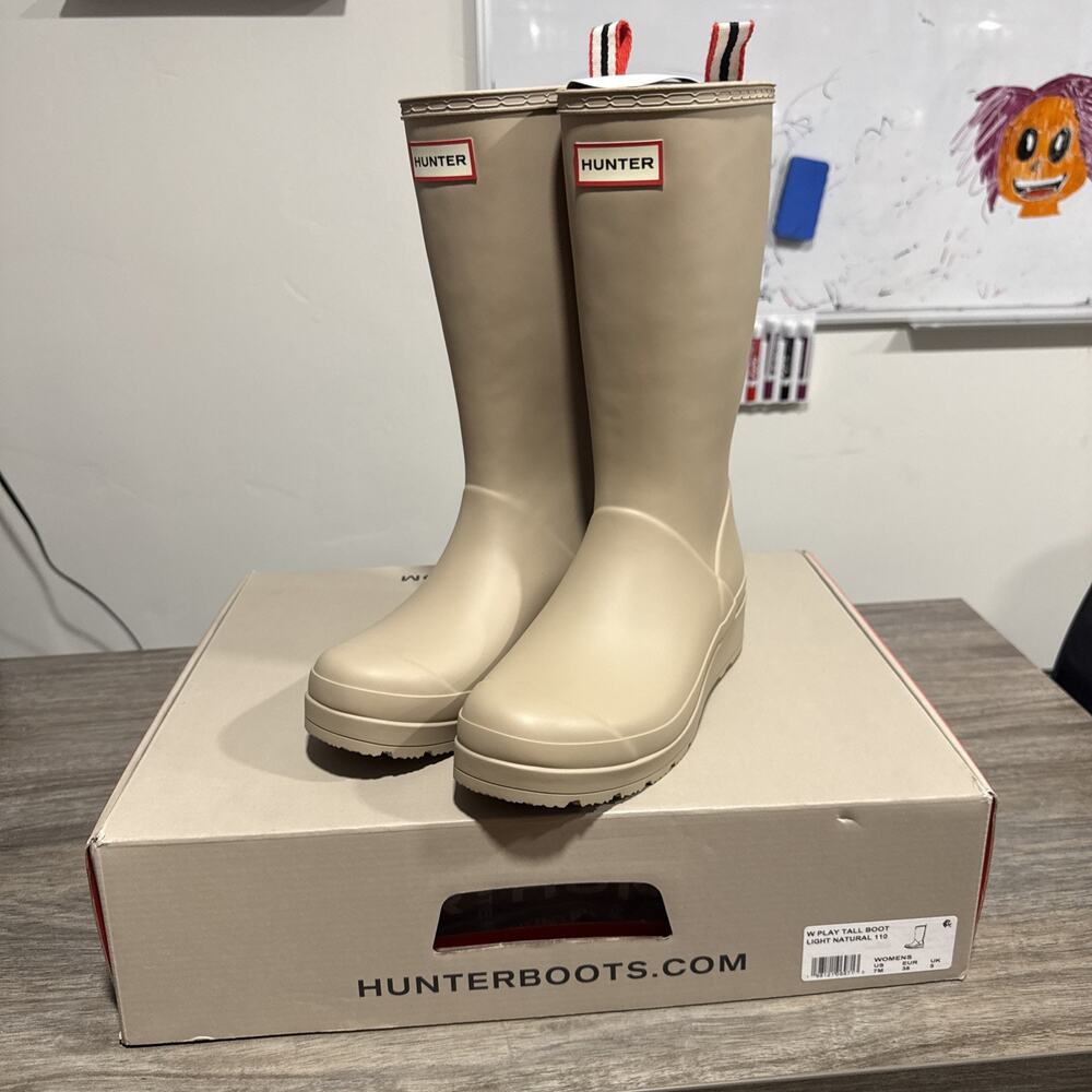 Hunter Womens Play Tall Boot, Light Natural, Size 7 M Medium